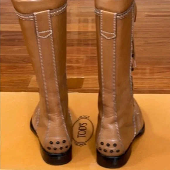 Gorgeous leather Tods lace up boots 61/2 - Picture 8 of 12